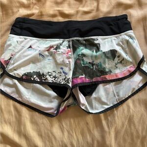 Lululemon Low Rise Speed Up Short